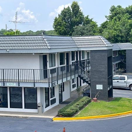 Masters Inn Atlanta - Doraville At I-85 & 285 Exterior photo