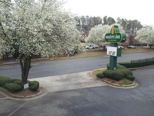 Masters Inn Atlanta - Doraville At I-85 & 285 Exterior photo